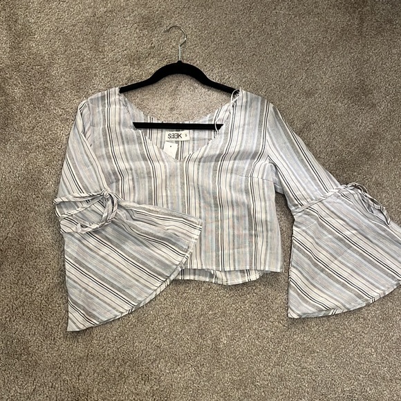 LF Seek the Label V Neck 3/4 Bell Sleeve Striped Crop Top Blouse NWT - Picture 12 of 13
